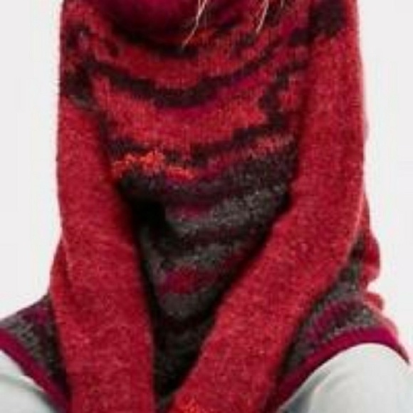 NWOT Free People Wool Sweater Fits S-M - Picture 2 of 8